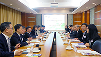Representatives of both universities exchange ideas on research collaboration and personnel management
